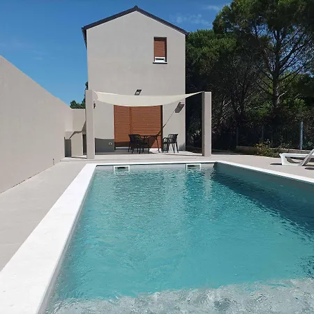 250 Meter Zum Mit Privatpool, Bbq, Klima * Premantura